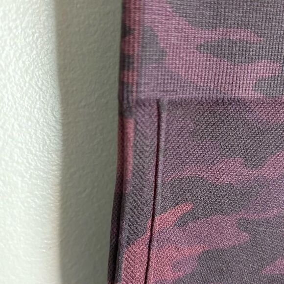 Spanx Look at Me Now high waist seamless camouflage leggings in wine size medium - Picture 9 of 15